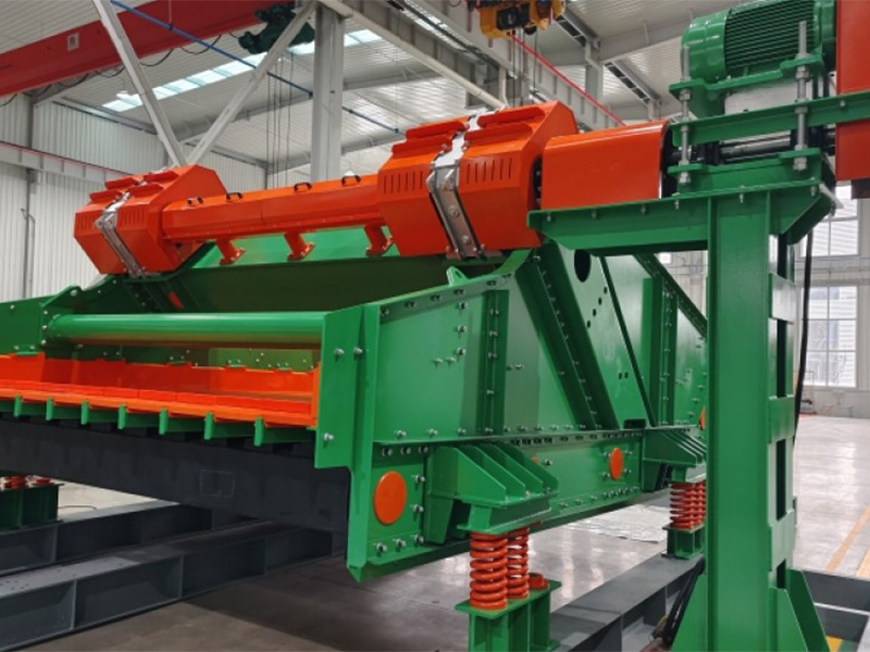 1_0004_Großes lineares Vibrationssieb für Eisenerzbergwerk