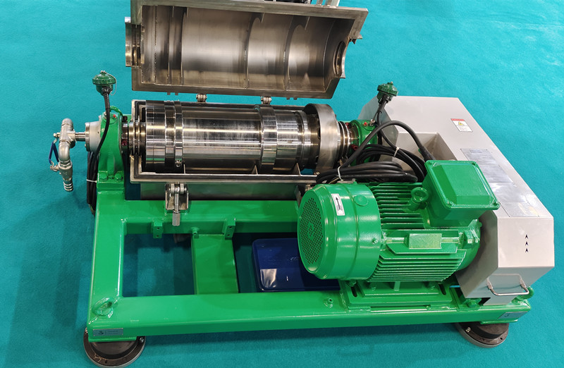 20241029_Mining_Tailing_Dewatering_Centrifuge.jpg